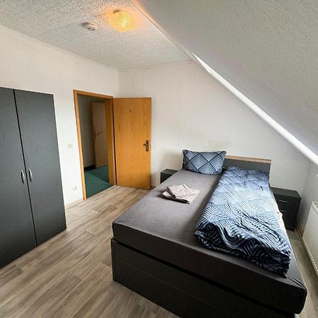 Grosse & Voll Ausgestattete Apartments, Studios, Doppelzimmer, Workspace, Parkplatz, Netflix, Prime & Schnelles Wifi In Ruhiger Lage Mit Garten Rudolstadt Ngoại thất bức ảnh
