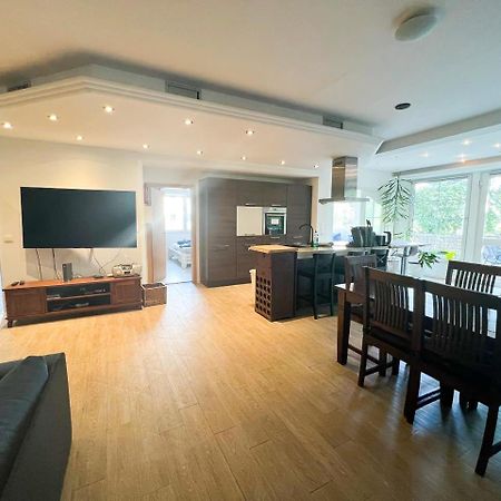 Grosse & Voll Ausgestattete Apartments, Studios, Doppelzimmer, Workspace, Parkplatz, Netflix, Prime & Schnelles Wifi In Ruhiger Lage Mit Garten Rudolstadt Ngoại thất bức ảnh