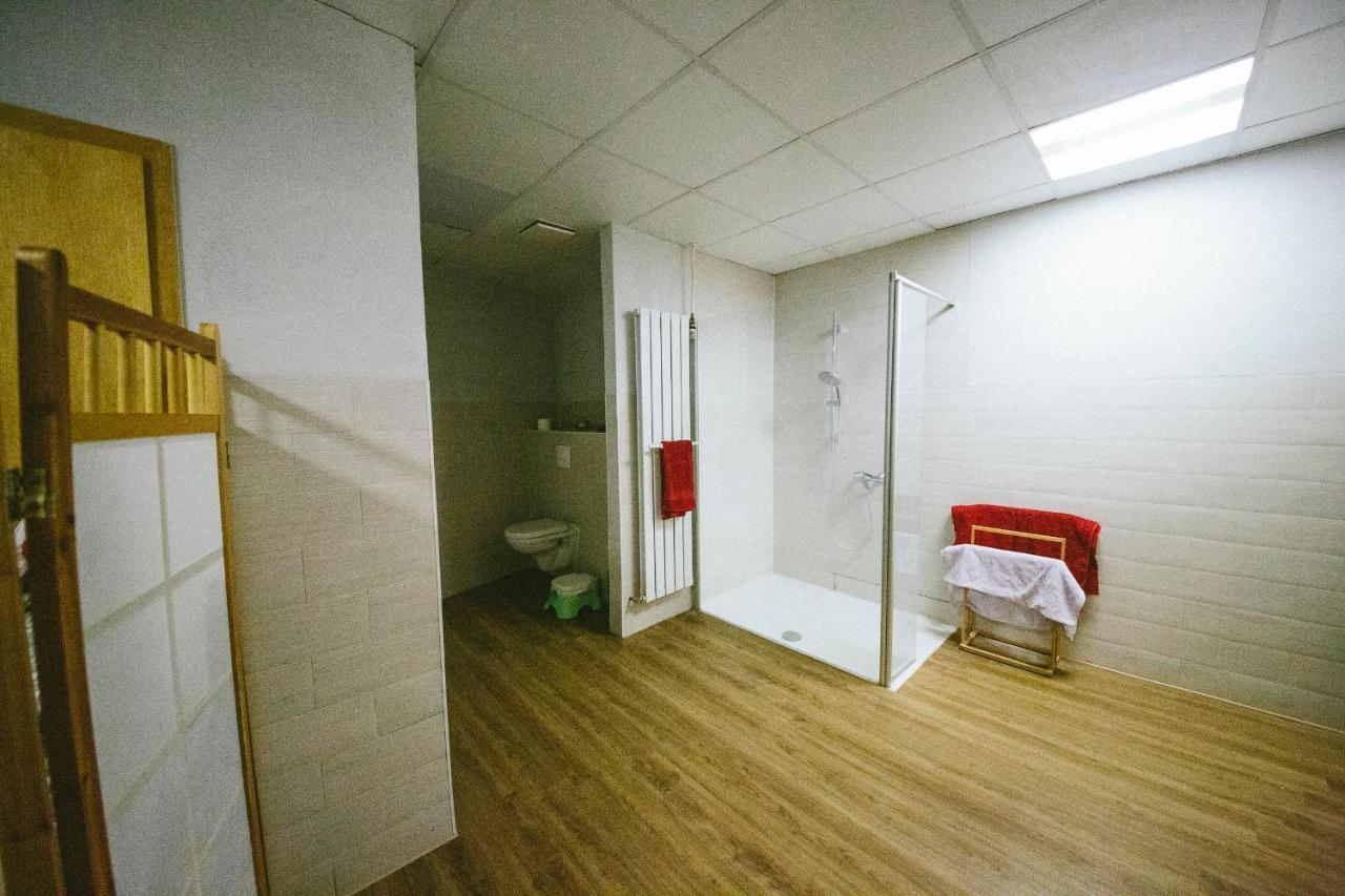 Grosse & Voll Ausgestattete Apartments, Studios, Doppelzimmer, Workspace, Parkplatz, Netflix, Prime & Schnelles Wifi In Ruhiger Lage Mit Garten Rudolstadt Ngoại thất bức ảnh
