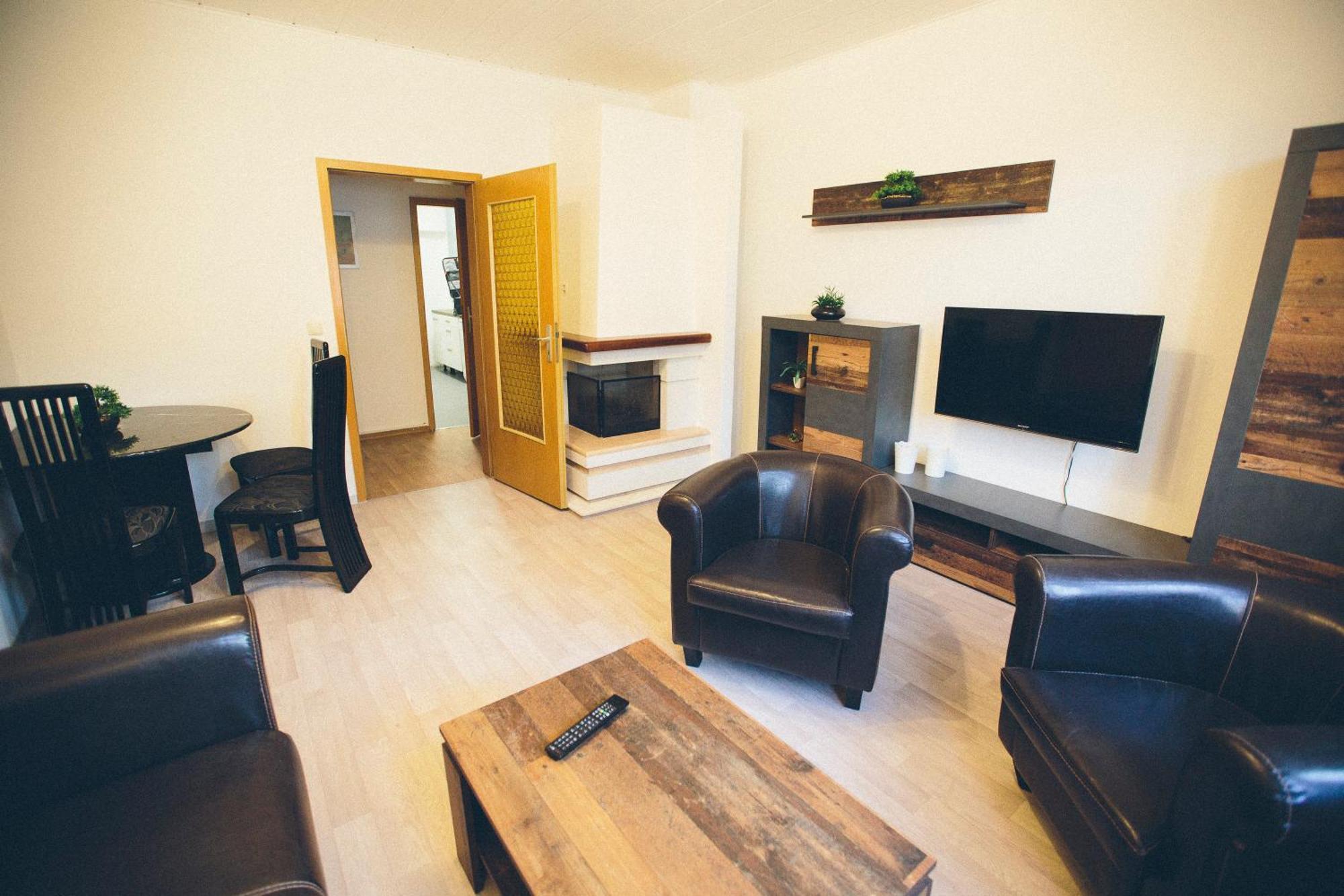 Grosse & Voll Ausgestattete Apartments, Studios, Doppelzimmer, Workspace, Parkplatz, Netflix, Prime & Schnelles Wifi In Ruhiger Lage Mit Garten Rudolstadt Phòng bức ảnh