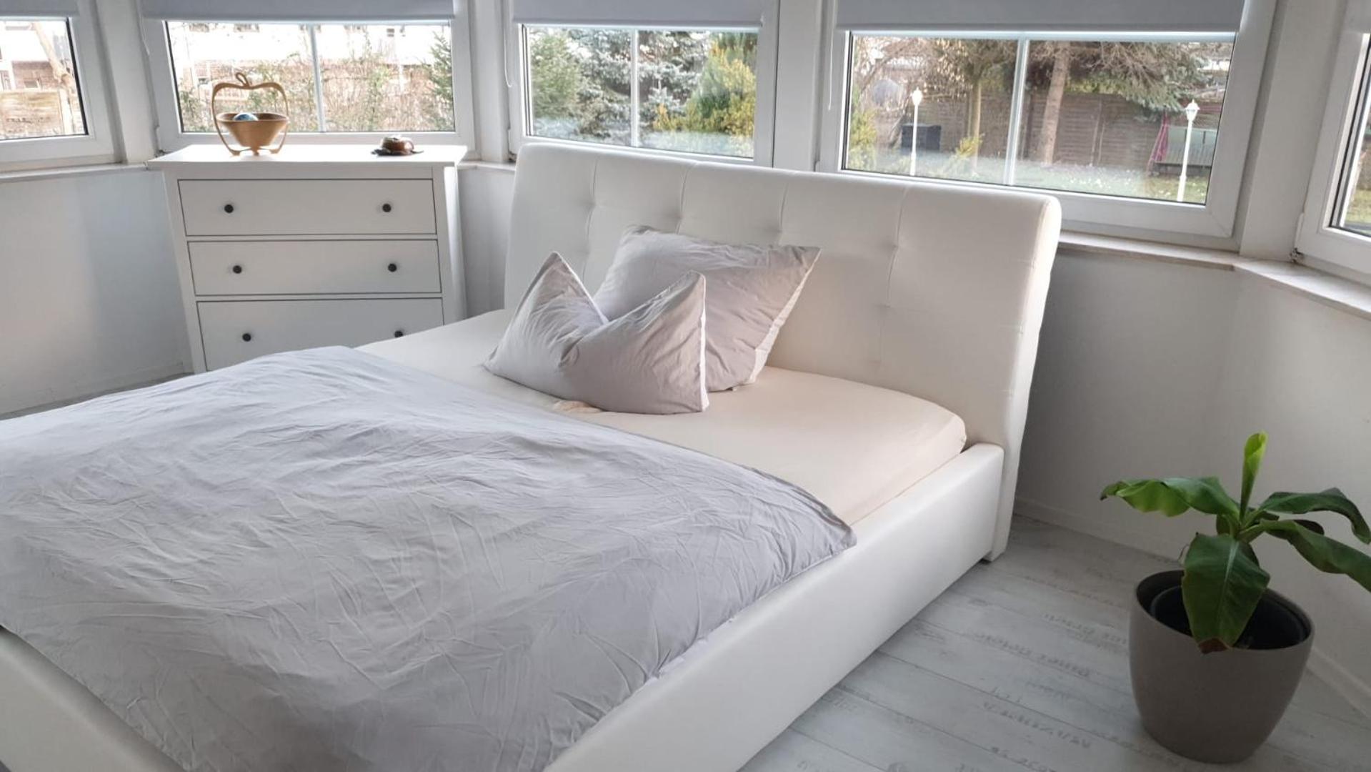 Grosse & Voll Ausgestattete Apartments, Studios, Doppelzimmer, Workspace, Parkplatz, Netflix, Prime & Schnelles Wifi In Ruhiger Lage Mit Garten Rudolstadt Ngoại thất bức ảnh