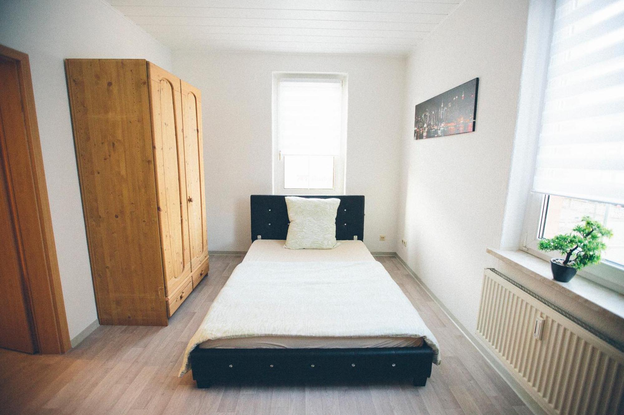Grosse & Voll Ausgestattete Apartments, Studios, Doppelzimmer, Workspace, Parkplatz, Netflix, Prime & Schnelles Wifi In Ruhiger Lage Mit Garten Rudolstadt Phòng bức ảnh