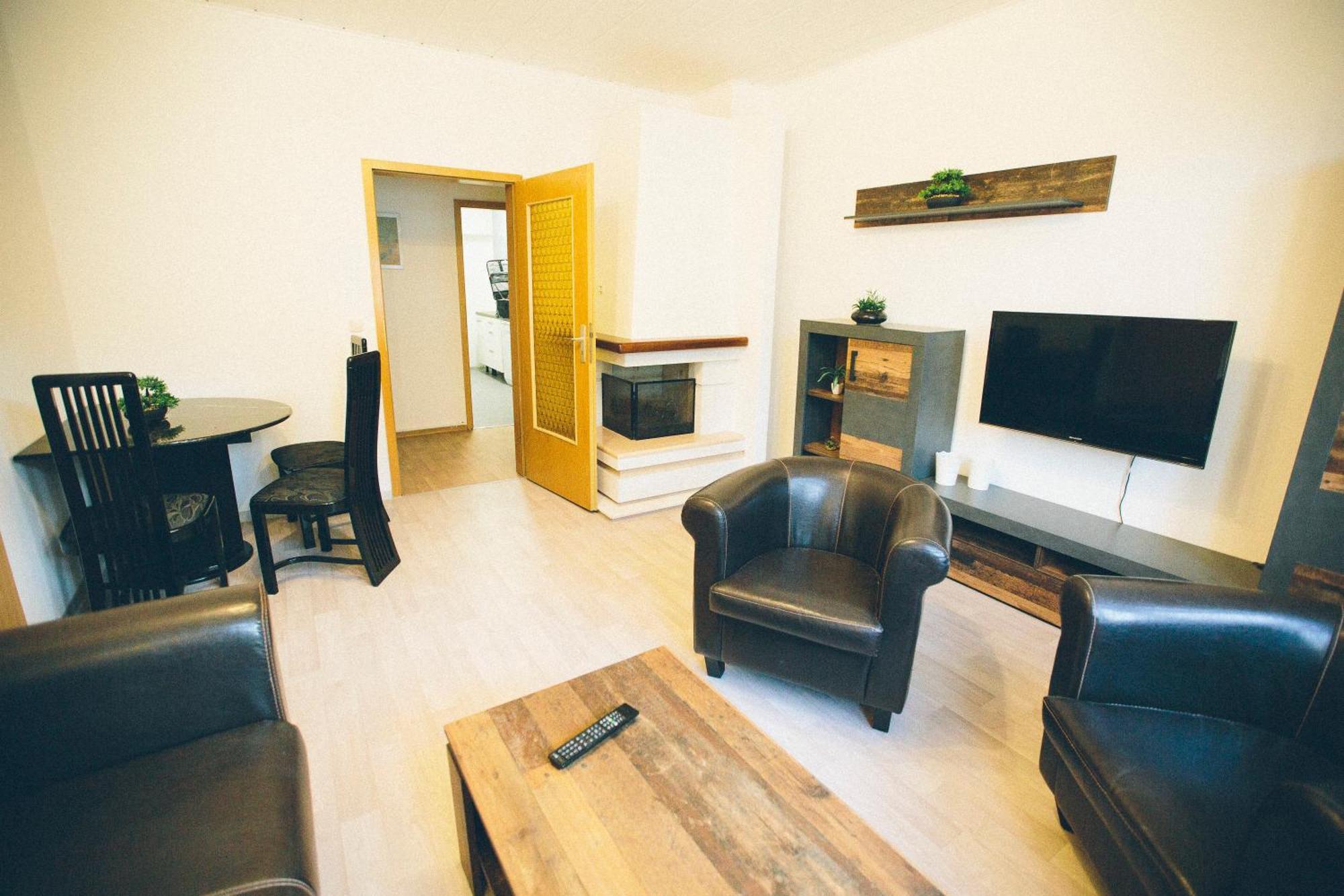 Grosse & Voll Ausgestattete Apartments, Studios, Doppelzimmer, Workspace, Parkplatz, Netflix, Prime & Schnelles Wifi In Ruhiger Lage Mit Garten Rudolstadt Phòng bức ảnh