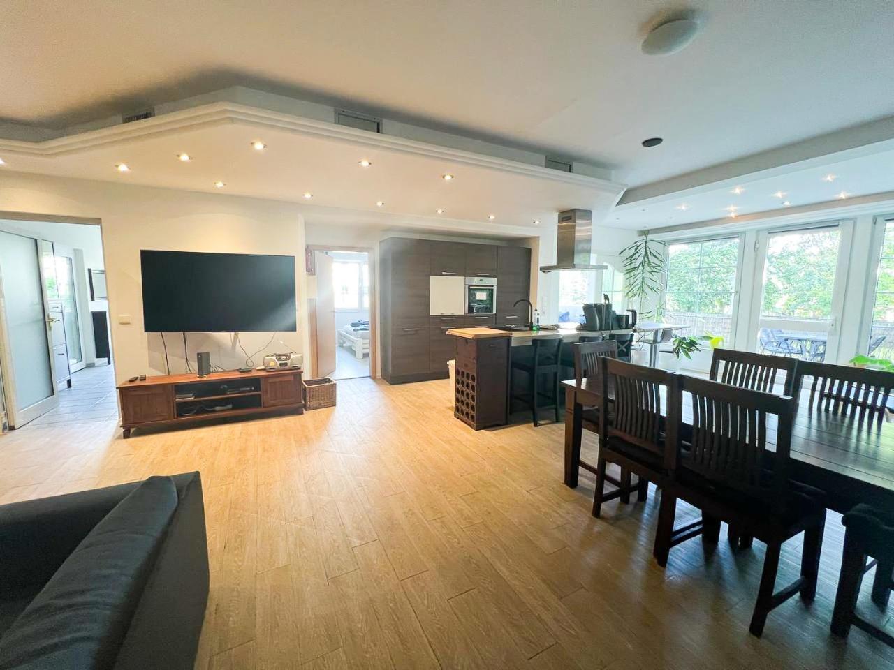 Grosse & Voll Ausgestattete Apartments, Studios, Doppelzimmer, Workspace, Parkplatz, Netflix, Prime & Schnelles Wifi In Ruhiger Lage Mit Garten Rudolstadt Ngoại thất bức ảnh