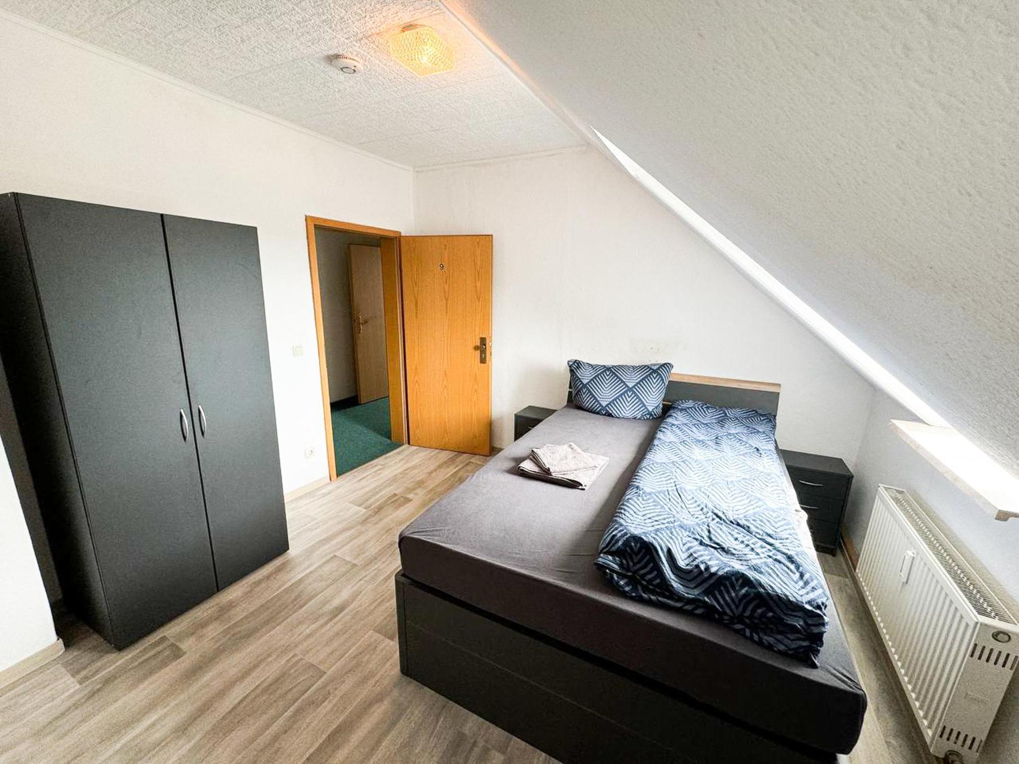 Grosse & Voll Ausgestattete Apartments, Studios, Doppelzimmer, Workspace, Parkplatz, Netflix, Prime & Schnelles Wifi In Ruhiger Lage Mit Garten Rudolstadt Phòng bức ảnh